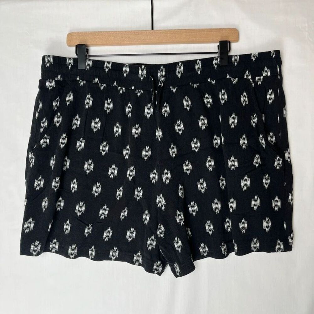 C. Wonder Shorts Women XXL Black & White Stretchy Elastic Waist Comfy High Waist